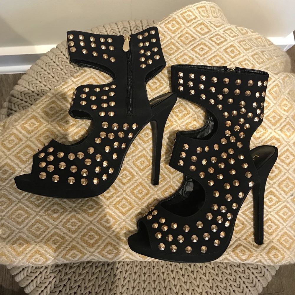 Liliana Studded Peep Toe Bootie 8.5